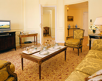 GOVERNOR SUITE
